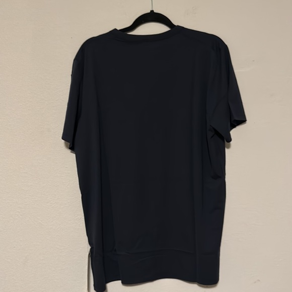 Lululemon Fundamental T - Picture 6 of 6